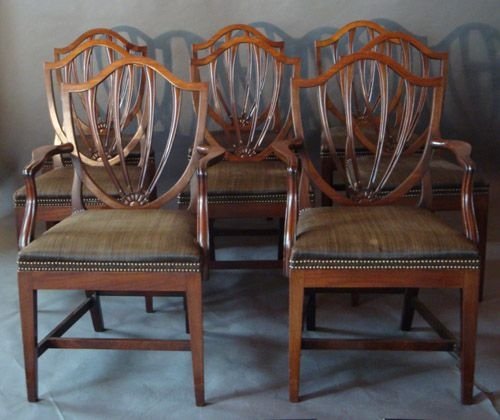 Good Set of Eight Hepplewhite Shieldback Chairs